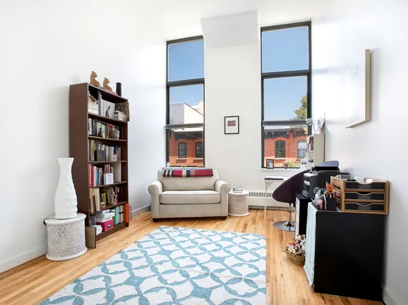 204 Huntington Street image 3 of 12