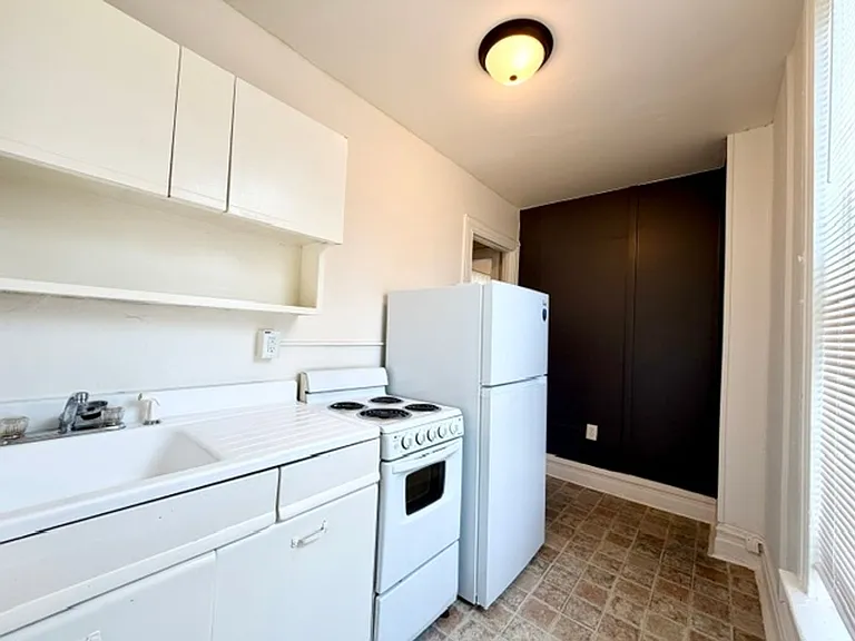 18 N Pine St #2C — Photo 8