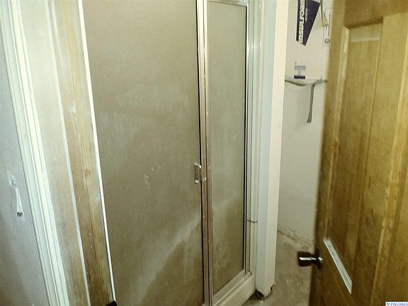 5th image of 903 S Lindsay Ave
