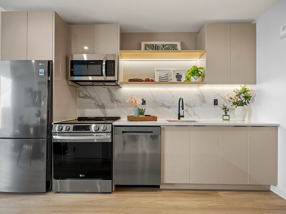 1st image of 16 West St #1121