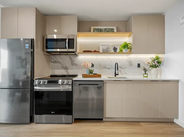 16 West Street image 2 of 27