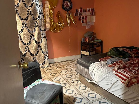 3rd image of 501 E 7th Pl