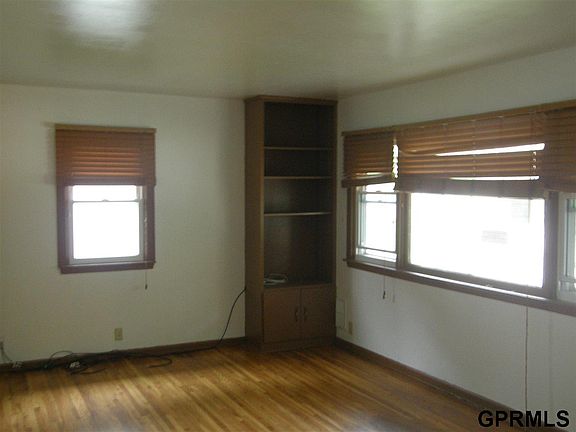 4th image of 7630 Ontario St