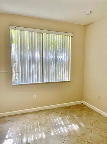 8514 NW 111th Ct — Photo 4