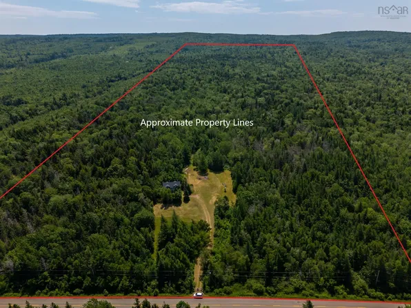 7656 Shore Rd W, Hampton, NS B0S 1L0