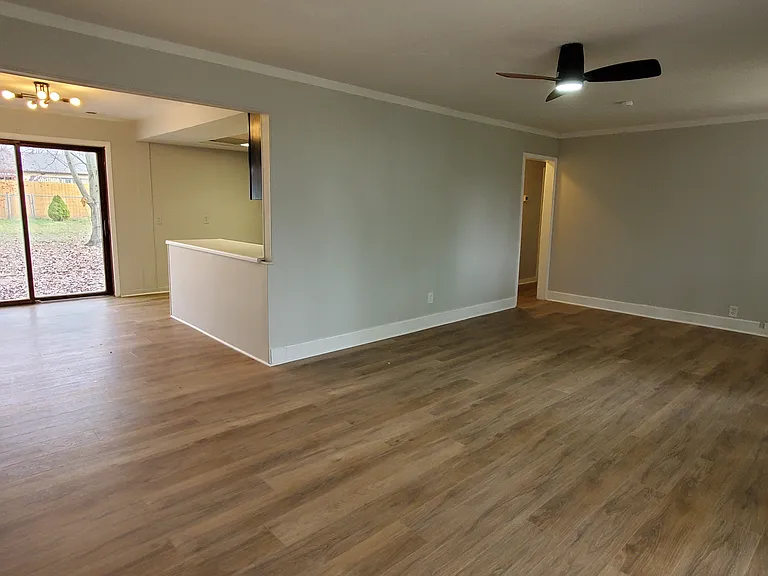 411 Sussex Dr — Photo 18