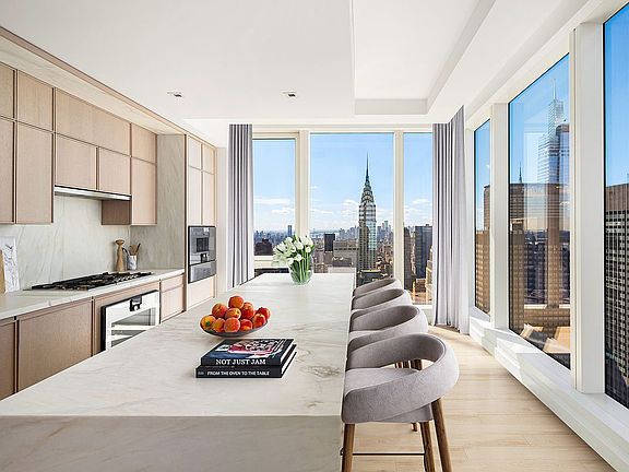 5th image of 138 E 50th St Floor 62
