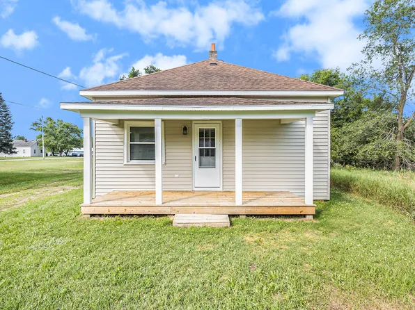 315 N F St, Trufant, MI 49347