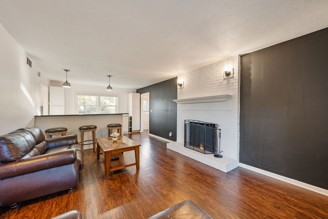 next background image