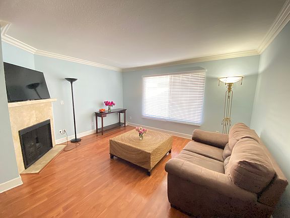 4th image of 7045 Woodley Ave Unit 211