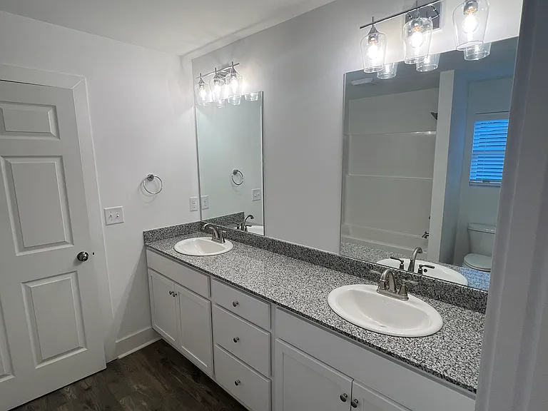 535 S Forest Ave #535 — Photo 13