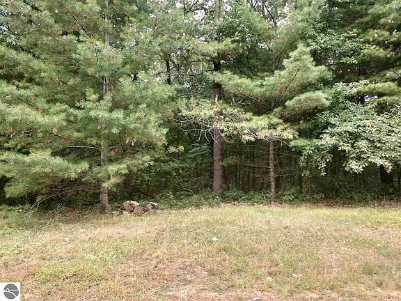 5th image of N A Crescent Ave