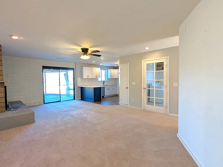 1514 N Elaine Way — Photo 11
