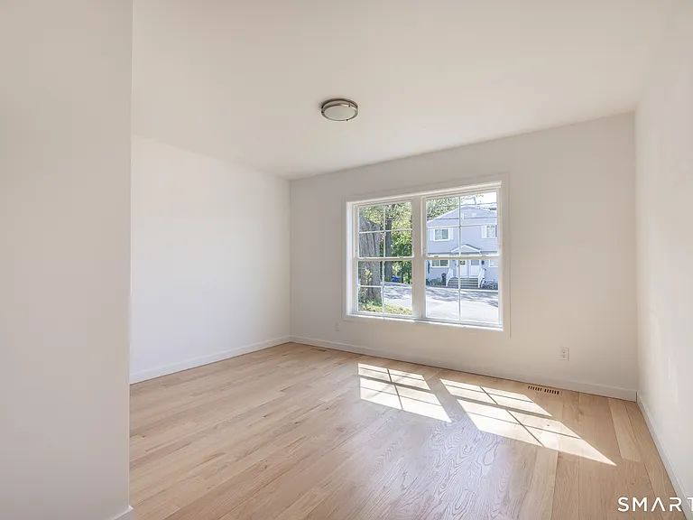 330 Pleasantview Ave #1 — Photo 16