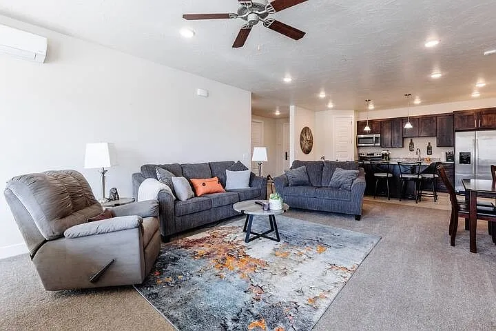 5662 W Clubhouse Dr — Photo 8
