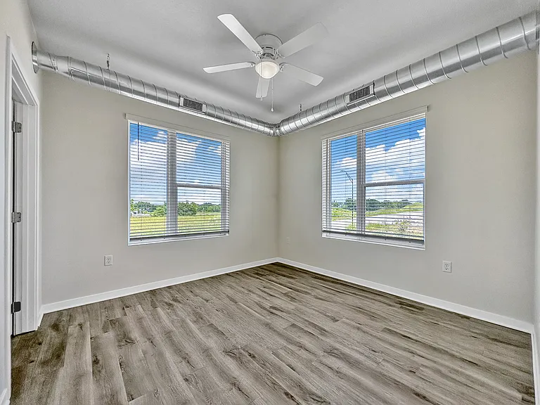 751 NE 60th St #104 — Photo 15