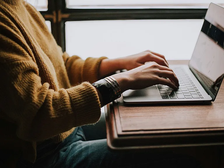 Work with flexibility in stylish co-working spaces with fast Wi-Fi at Aster Apartments.
