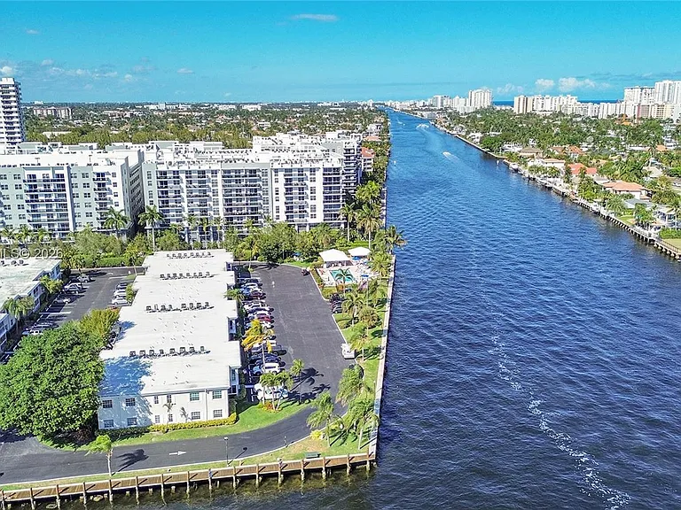 6273 Bay Club Dr #2 — Photo 17