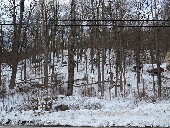 5th image of 477 Sprout Brook Road