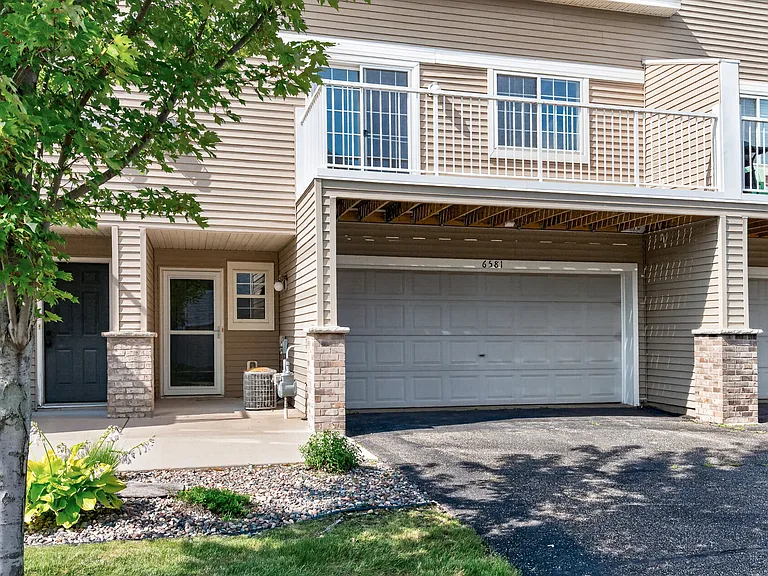 6581 Olive Ln N — Photo 26