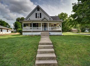 1128 W Thoman St, Springfield, MO 65803