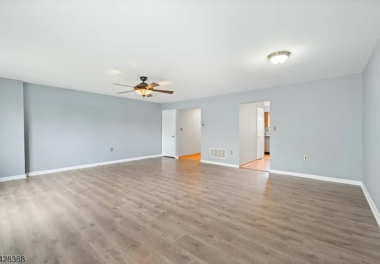 260 Wildflower Ln — Photo 9