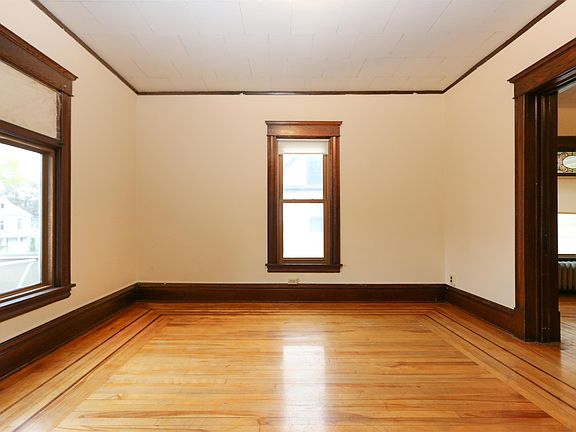 3rd image of 2100 27th Ave S APT 1
