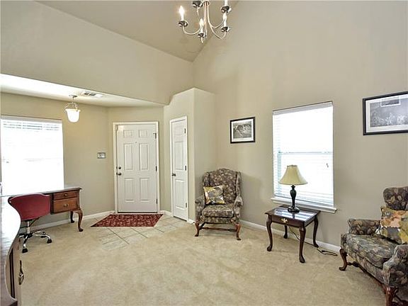 4th image of 424 Blackman Trl