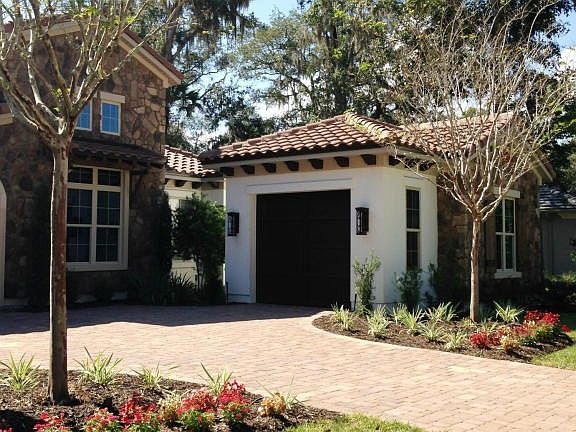 1 Car Garage