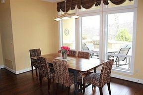 4th image of 300 Winding Creek Ln