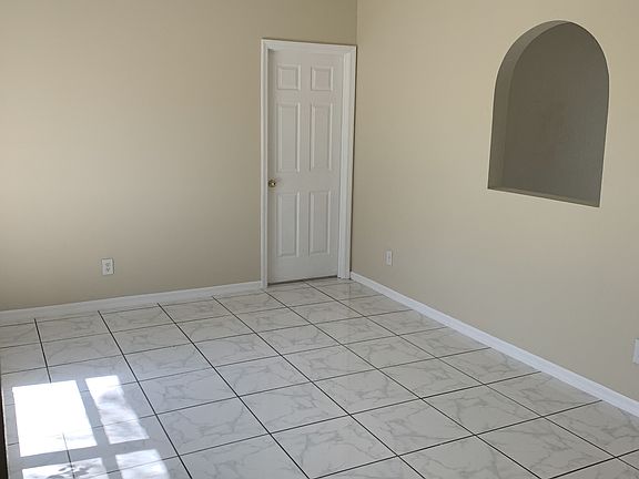 5th image of 2350 Queenswood Cir