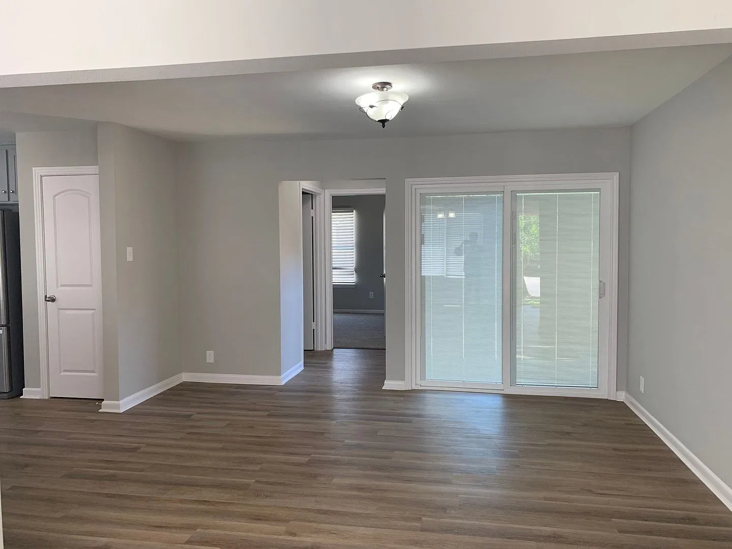 904 Cunningham - 3/Bed 2/Bath - $1995/month — Photo 4