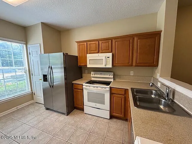 3469 Lone Tree Ln — Photo 6