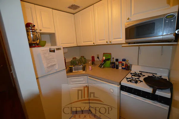 Rented by City Stop Realty | media 68