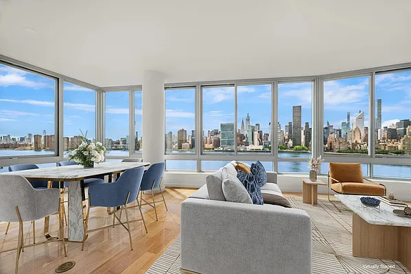 Sold by Compass | media 1