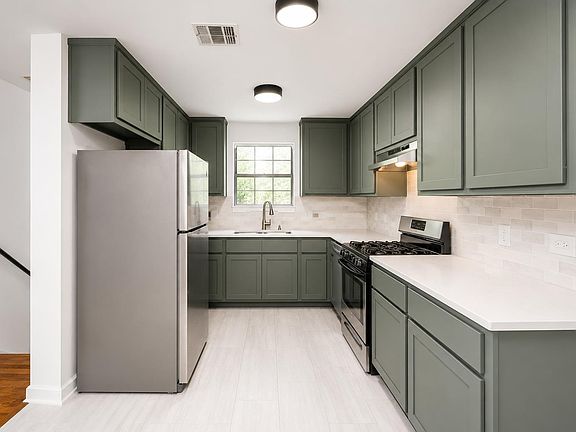 3rd image of 4001 Maplewood Ave