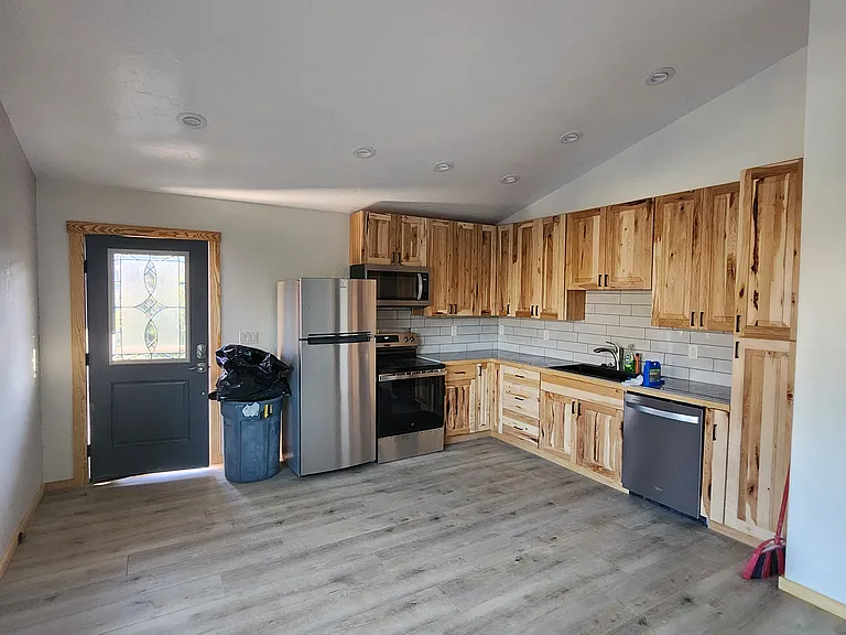136 Cartier Ct — Photo 5
