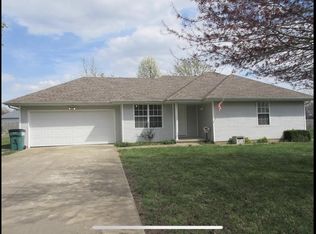 112 N Arrowhead Rd, Willard, MO 65781