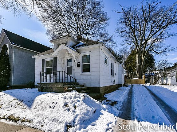 2nd image of 1947 Lafayette Ave NE