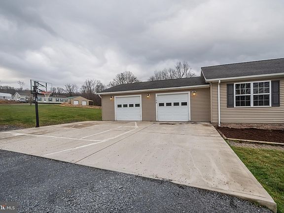 4th image of 148 Greenwood Ln
