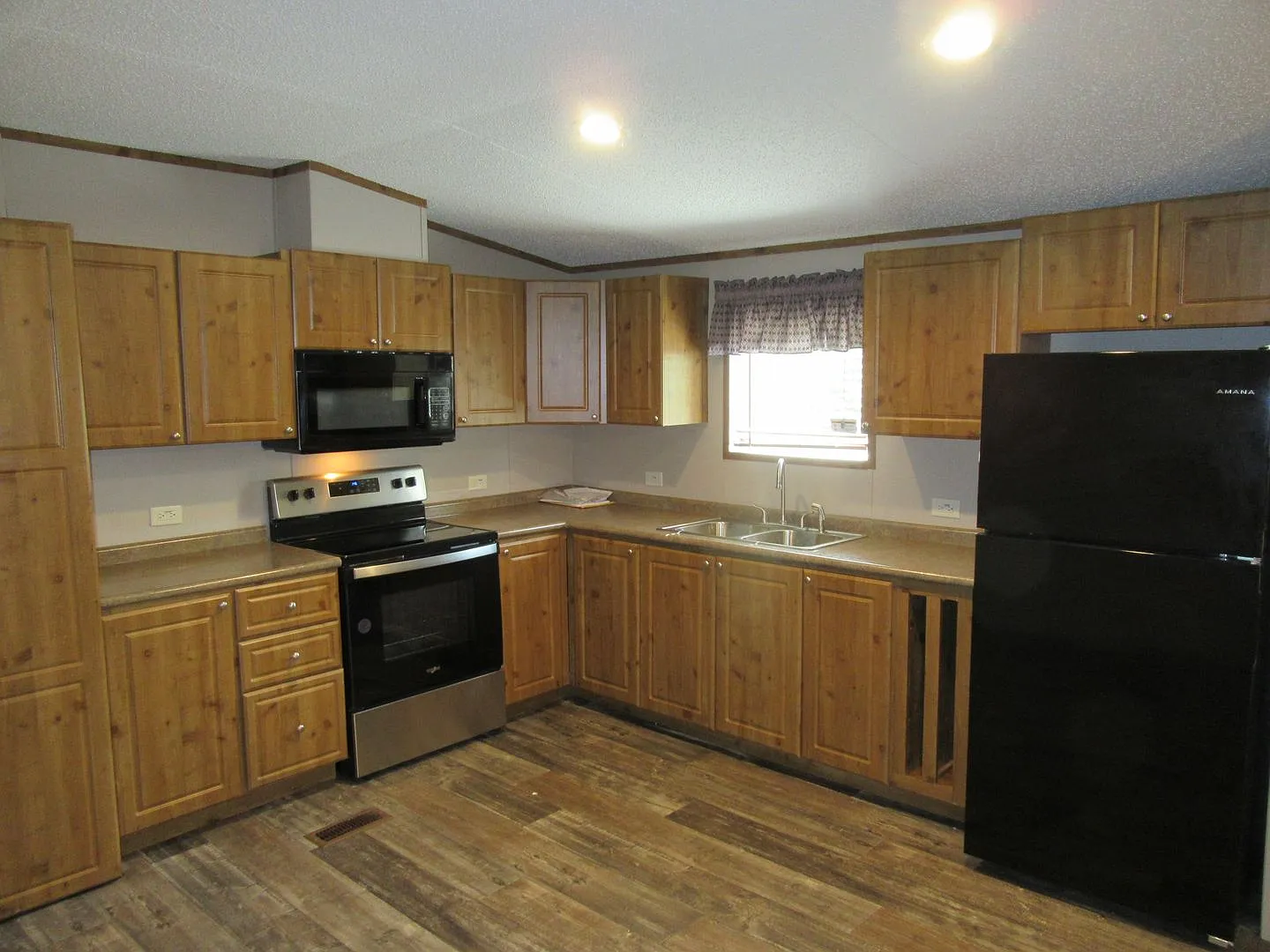 4905 Alameda Street Lot 7 — Photo 2
