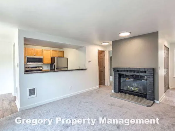 6700 NE 182nd St APT B302, Kenmore, WA 98028