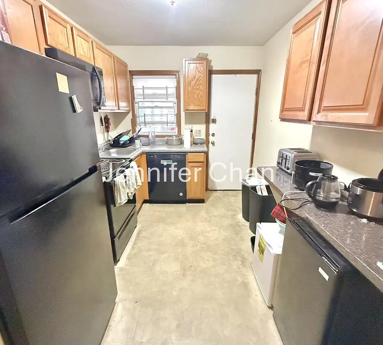 3 bed, 900 sqft, $3,300 — Photo 2