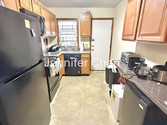 2nd image of 29 Colborne Rd APT 2