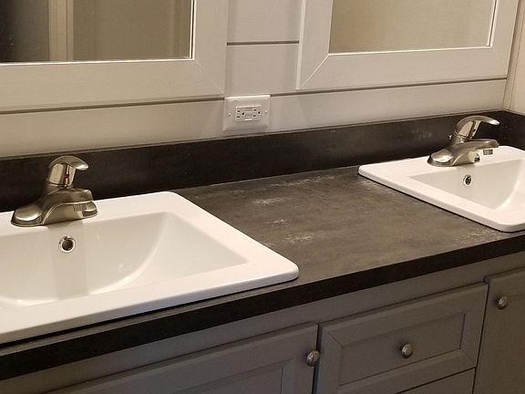 4th image of 4900 SE 102nd Pl #4