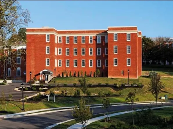 101 Village Dr #302, Staunton, VA 24401