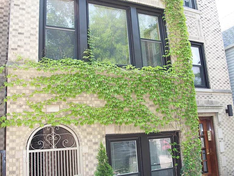 2323 W Melrose St #3 — Photo 1
