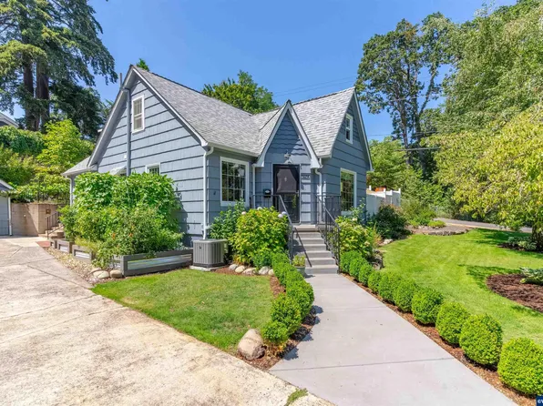 1605 Summer St SE, Salem, OR 97302