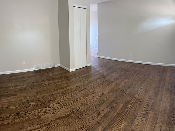 2nd image of 919 Dogwood Ave