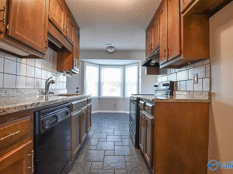 122 Lewis Ln — Photo 10